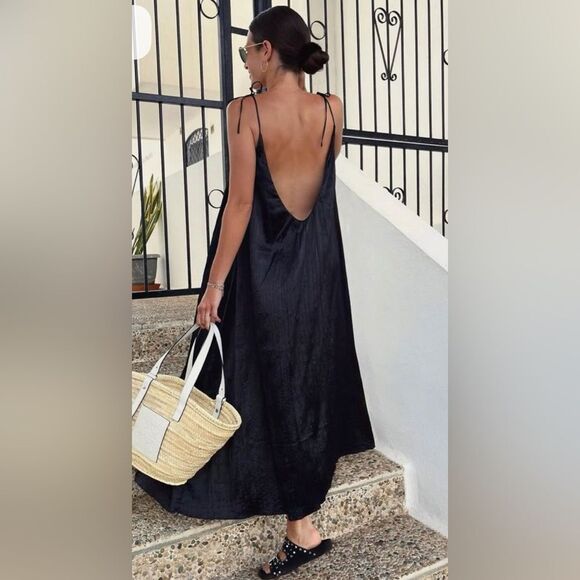 I’m wearing black in the Summer!  Styling inspiration - Picture 10 of 16